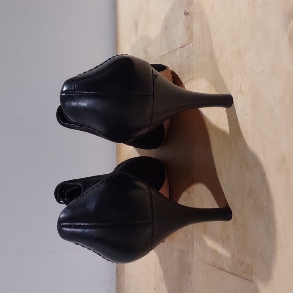 Women's Pumps - Picture 5 of 5